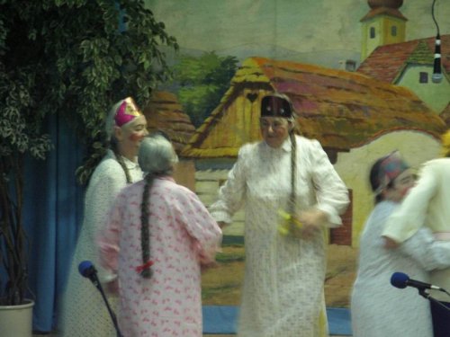 Hraje celá dědina aneb S veselou myslí na nesmysly. - 18.3.2006